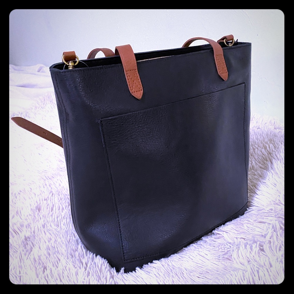 Zip-Top Medium Transport Tote, new with tags